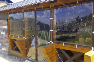Мягкие окна ПВХ для деревянной беседуи